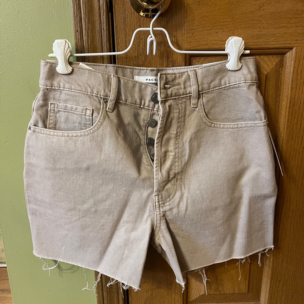 Pacsun 90s girlfriend short with raw hem size 26